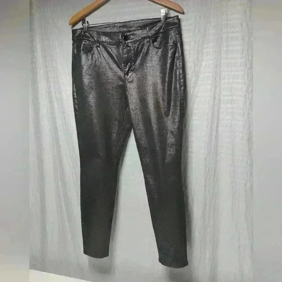 White House Black Market The coated Skinny Ankle. Mid Rise ladies size 10. - Picture 2 of 6